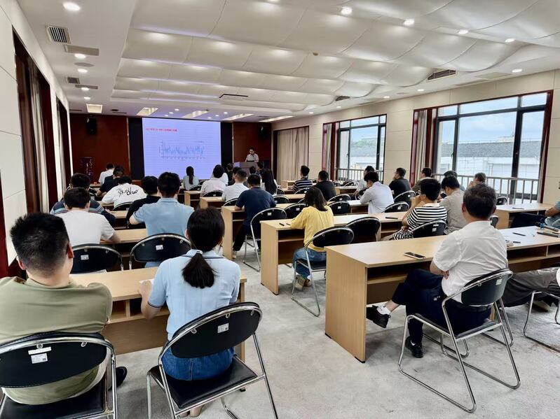 长江大学应急产业研究院院长陈宁生来我所作学术讲座.jpg